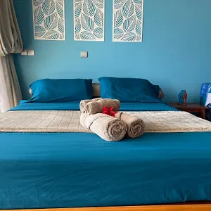 Blue Moana - Sea View, Ac, Fast Wifi, Pool, Gym Apartment
